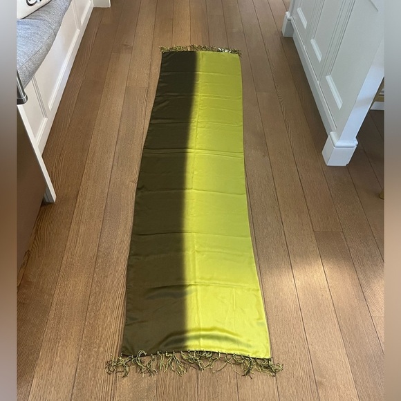 NWT Echo Wrap Scarf - Picture 2 of 5
